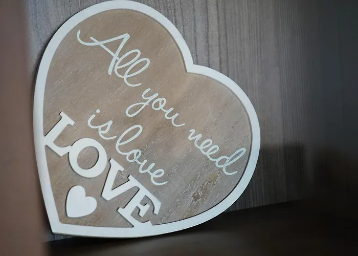 Mirandis Privilegio - Stylish With Balcony & Free Parking *