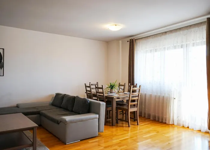 Mirandis Privilegio - Stylish With Balcony & Free Parking Апартаменти Брашов