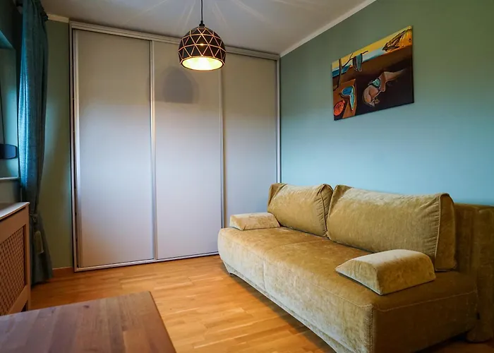 Mirandis Privilegio - Stylish With Balcony & Free Parking Апартаменти