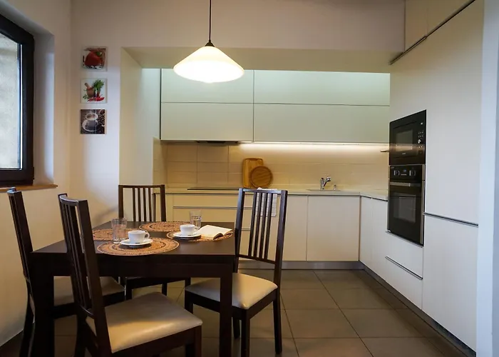 Апартаменти Mirandis Privilegio - Stylish With Balcony & Free Parking *